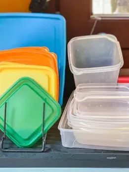 Health Tips : plastic container (unsplash)