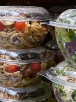 Health Tips : plastic container (unsplash)