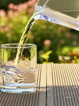 warm drinking water(unsplash)