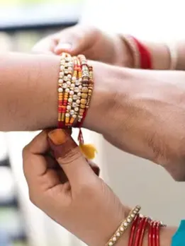 Raksha Bandhan 2023 | Lucky Zodiac Signs | Raksha Bandhan Photos | Raksha Bandhan News in Gujarati