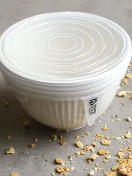 Health Tips : plastic container (unsplash)