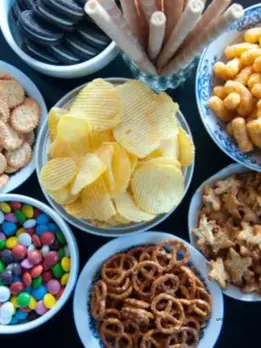 Post raksha bandhan : unhealthy snacks (unsplash)