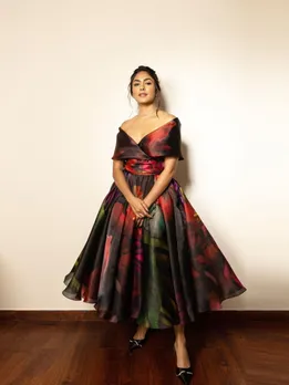 Mrunal Thakur | Mrunal Thakur Birthday | Mrunal Thakur Clothes | Mrunal Thkaur Movies