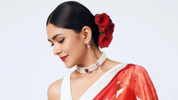 Mrunal Thakur | Mrunal Thakur Birthday | Mrunal Thakur Clothes | Mrunal Thkaur Movies