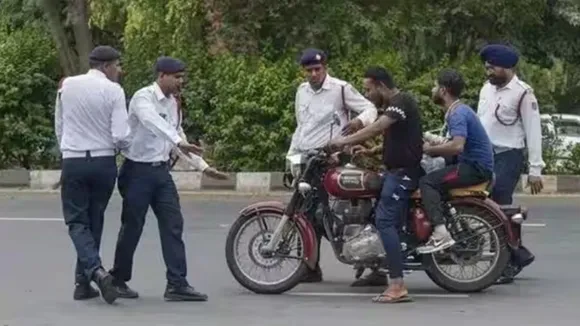 Traffic Challan | Traffic e Challan | how to complaint against Traffic Challan | Traffic Rules | E Challan | Trafic Police | Auto News