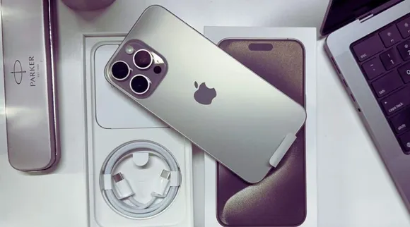 Festive Season Sale : આઈફોન 15, મેકબેક જેવા એપલ પ્રોડક્ટ્સ ડિસ્કાઉન્ટ અને આકર્ષક ઓફર સાથે ખરીદવાનો મોકો: જાણો ક્યાંથી અને કેવી રીતે