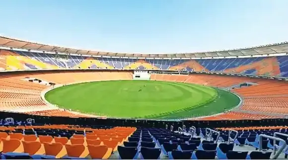 Why is the cricket pitch 22 yards in length