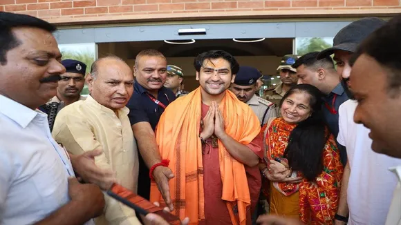 bageshwar dham baba dhirendra shastri Gujarat ambaji ahmedabad visit 