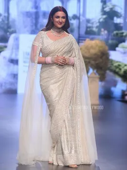 Parineeti Chopra| Parineeti Chopra Latest Photos| Parineeti Chopra Latest Pic| Parineeti Chopra Wedding Photos| Parineeti Chopra Raghav Chadha