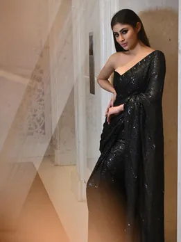 Mouni Roy| Mouni Roy Latest photos| Mouni Roy latest pic| Mouni Roy Instagram| Mouni Roy Movies