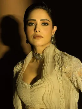 શ્રિયા પિલગાંવકરનો પર્લથી શણાગારેલો ડ્રેસ જોયો