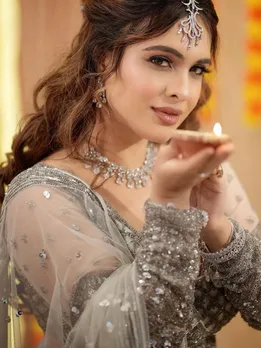 Suhana khan| Suhana khan photos| Suhana khan saree look, suhana khan Instagram