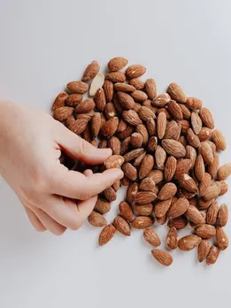 ALMONDS DRY FRUIT HEALTHY