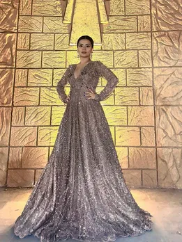 Esha Gupta| Esha Gupta latest Photo| Esha Gupta Hot Photo| Esha Gupta Instagram