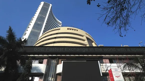 Sensex Crash: સેન્સેક્સ ઈન્ટ્રા-ડે 900 પોઇન્ટ તૂટ્યો, જાણો શેરબજારમાં કડાકાના 5 કારણ