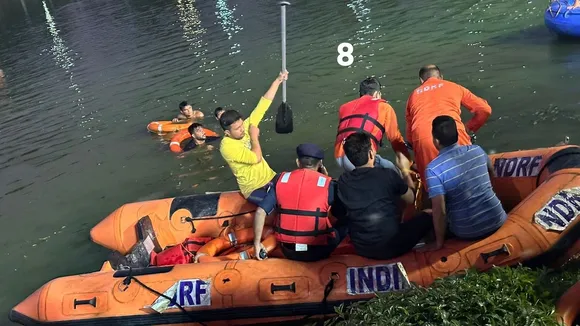 Vadodara tragedy news | vadodara Harni lake tragedy | vadodara Harni lake Boat tragedy | Boat Accident, Harani Lake | vadodara Harni motnath Lake tragedy | ndrf 
