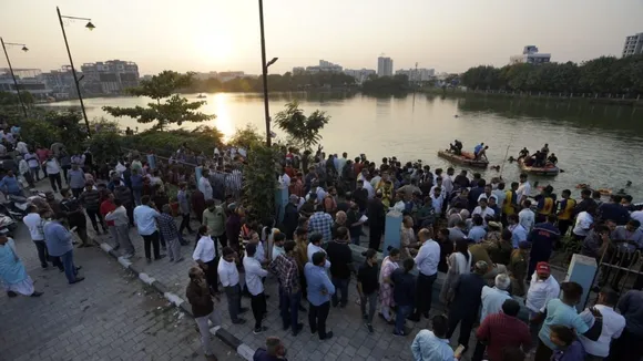 Vadodara tragedy news | vadodara Harni lake tragedy | vadodara Harni lake Boat tragedy | Boat Accident, Harani Lake | vadodara Harni motnath Lake tragedy | ndrf 
