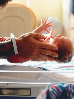 Water Birth Delivery Benefits Disadvantages Photos Health Tips Gujarati News