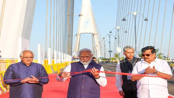 pm narendra modi | pm narendra modi dwarka | pm modi sudarshan setu dwarka | sudarshan setu dwarka | sudarshan setu | dwarka pm narendra modi visit dwarka | dwarkadhish temple | pm modi dwarkadhish temple | bet dwarka |  sudarshan setu bet dwarka | pm modi scuba diving | scuba diving
