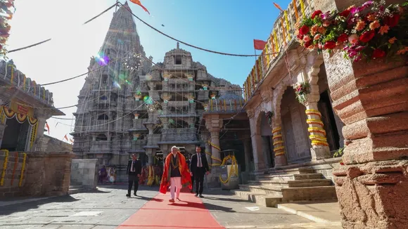 pm narendra modi | pm narendra modi dwarka | pm modi sudarshan setu dwarka | sudarshan setu dwarka | sudarshan setu | dwarka pm narendra modi visit dwarka | dwarkadhish temple | pm modi dwarkadhish temple | bet dwarka |  sudarshan setu bet dwarka | pm modi scuba diving | scuba diving
