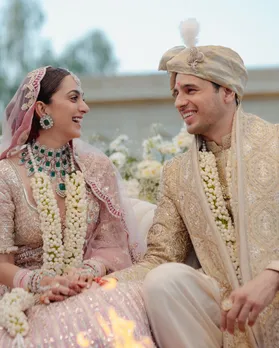 Kiara Advani Sidharth Malhotra photos marriage anniversary gujarati news