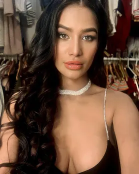 Poonam Pandey Photos passed away death cause celebrity updates gujarati news