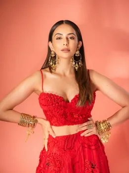 Rakul Preet Singh : રકૂલના રેડ આઉટફિટમાં હોટ લુક, એકટ્રેસએ પોતાનું વેડિંગ ડેસ્ટિનેશન કર્યું ચેન્જ