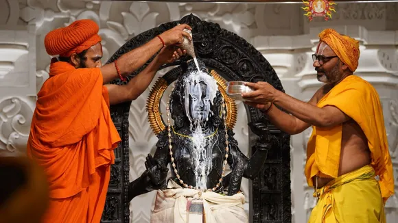 ram navami | ram navami in ayodhya photo | ayodhya ram temple surya tilak | surya tilak on ram lalla | ayodhya ram navami | ayodhya ram lalla darshan on ram navami |  ayodhya ram lalla photo | ayodhya  surya tilak | ayodhya ram mandir surya tilak photo 