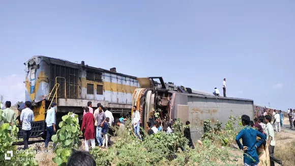 gujarat train accident | delvada junagadh train accident | delvada junagadh train bus accident