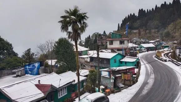 best tourist place in india for June july | ladakh jammu kashmir | shimla himachal pradesh | mount abu rajasthan | munnar kerala | Darjeeling, West Bengal | best hill stations in india | best hill stations in Gujarat | famous summer vacation spots