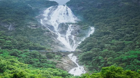 best waterFalls in india | top 5 waterfalls in india | best 5 waterfalls in india name | Dudhsagar Falls | waterFalls in Goa |  