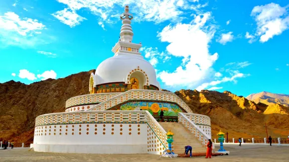 Lamayuru Monastery | Lamayuru Gompa | Lamayuru Monastery Buddhist stupas | Lamayuru village | Lamayuru toru visit | leh Ladakh tourist places | leh Ladakh  Lamayuru  tourist places | famous tourist places in leh Ladakh | famous tourist places in Lamayuru | famous tourist places in jammu kashmir
