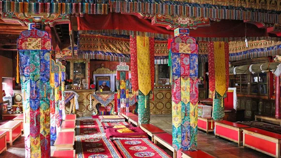 Lamayuru Monastery | Lamayuru Gompa | Lamayuru Monastery Buddhist stupas | Lamayuru village | Lamayuru toru visit | leh Ladakh tourist places | leh Ladakh  Lamayuru  tourist places | famous tourist places in leh Ladakh | famous tourist places in Lamayuru | famous tourist places in jammu kashmir