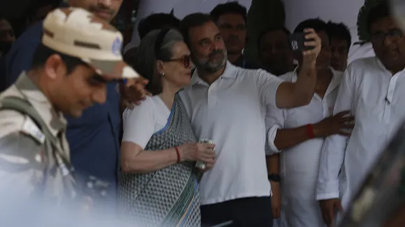 Rahul Gandhi With Sonia Gandhi | Rahul Gandhi | Sonia Gandhi
