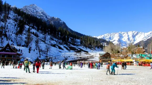 best tourist place in india for June july | ladakh jammu kashmir | shimla himachal pradesh | mount abu rajasthan | munnar kerala | Darjeeling, West Bengal | best hill stations in india | best hill stations in Gujarat | famous summer vacation spots