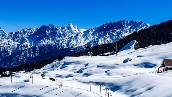 Summer Vacation Best Travel Places | Summer Vacation Best Places News Gujarati | Summer Vacation | Kovalam Beach | Ranikhet | Khurg | Sikkim