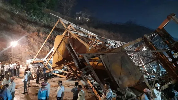 metal parking tower collapses in mumbai