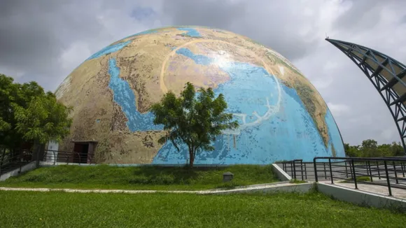 ahmedabad weekend getaways | top 5 weekend places in ahmedabad | best tourist places in Ahmedabad | science city | jadeshwar van | sabarmati riverfront | kankaria lake zoo | parimal garden | law garden | summer vacation places in Ahmedabad Gujarat | garden in ahmedabad