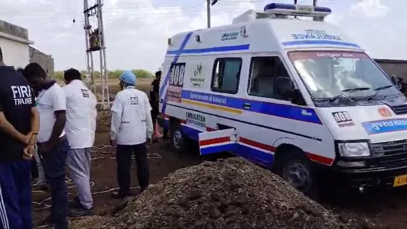 Girl trapped in borewell in Amreli - 7