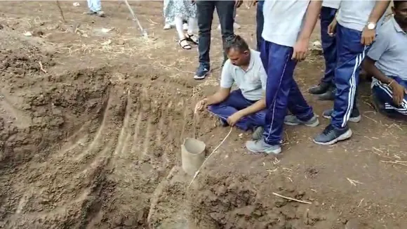 Girl trapped in borewell in Amreli - 3