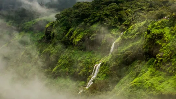 top 5 monsoon tourist places in india | top 5 tourist places monsoon | Monsson Tout plan | Mahabaleshwar | Amboli | Lavasa | Lonavala | Panchgani