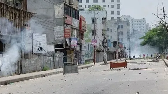 Bangladesh Quota Protests: બાંગ્લાદેશમાં હિંસા, કર્ફ્યુ, ગોળીબારના આદેશ; શું ગૃહયુદ્ધ તરફ ધકેલાઇ રહ્યો છે પડોશી દેશ? ભારત સામે નવી મુશ્કેલી