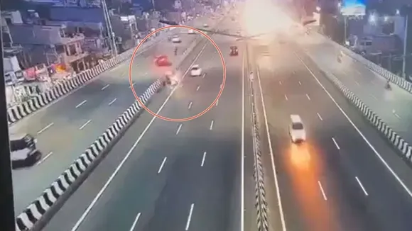 Delhi Meerut Express Highway Accident Video Viral