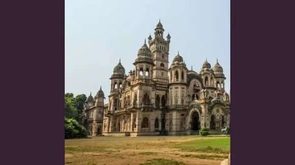 Lakshmi Vilas Palace is worlds largest residential building Tour - 4