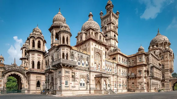 Lakshmi Vilas Palace is worlds largest residential building Tour - 1