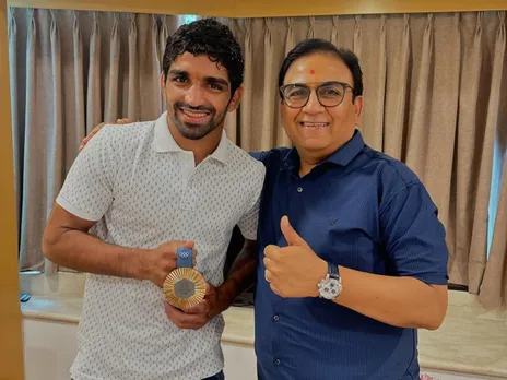 wrestler aman sehrawat meets jethalal aka dilip joshi