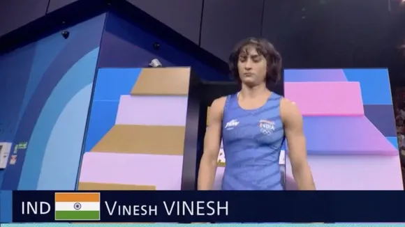 vinesh phogat | vinesh phogat Indian wrestlers | vinesh phogat disqualified reason | vinesh phogat paris olympics 2024 | paris olympics 2024 | uww weigh rules | vinesh phogat weight issue | indian wrestlers