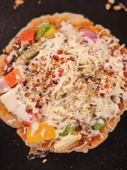 Easy Bhakhri Pizza recipe in gujarati