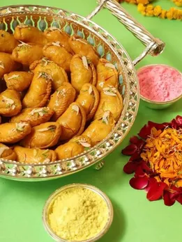 diwali sweets list | mawa ghughra recipe | diwali sweets mawa ghughra recipe | mawa ghughra recipe at home in gujarati | mawa gujiya recipe in gujarati | mawa ghughra | mawa gujiya | માવા ઘુઘરા રેસીપી | માવા ગુજિયા રેસીપી