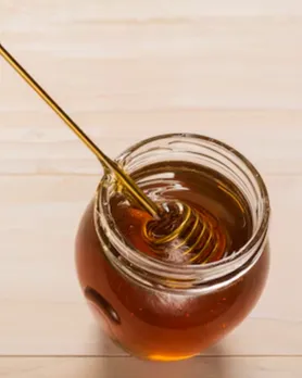 Honey & cream on Skin